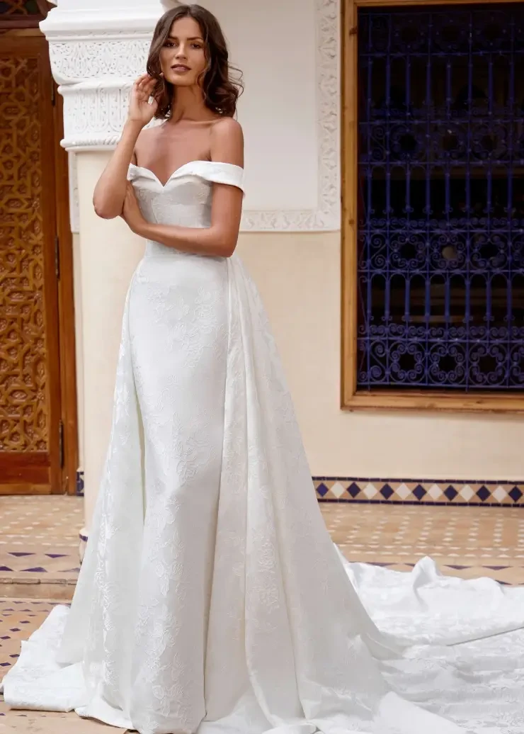 Rebecca By Dando London Price Range: $3699.00 - $8200.00 #1 Ivory picture