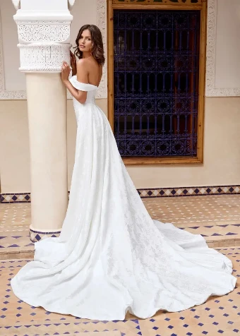 Rebecca By Dando London Price Range: $3699.00 - $8200.00 $2 default Ivory thumbnail