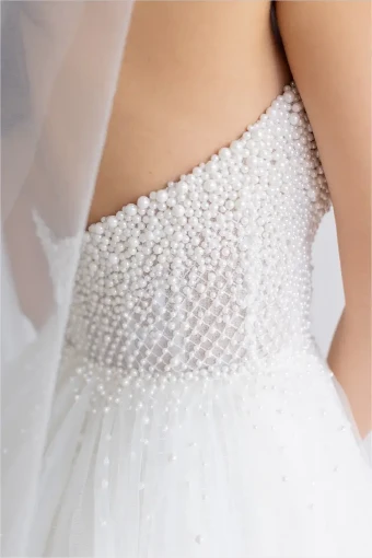 Maeve By Watters Price Range: $2900.00 - $4999.99 $1 Ivory thumbnail