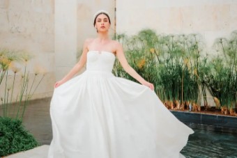 Lucretia By Watters $4 default Ivory thumbnail