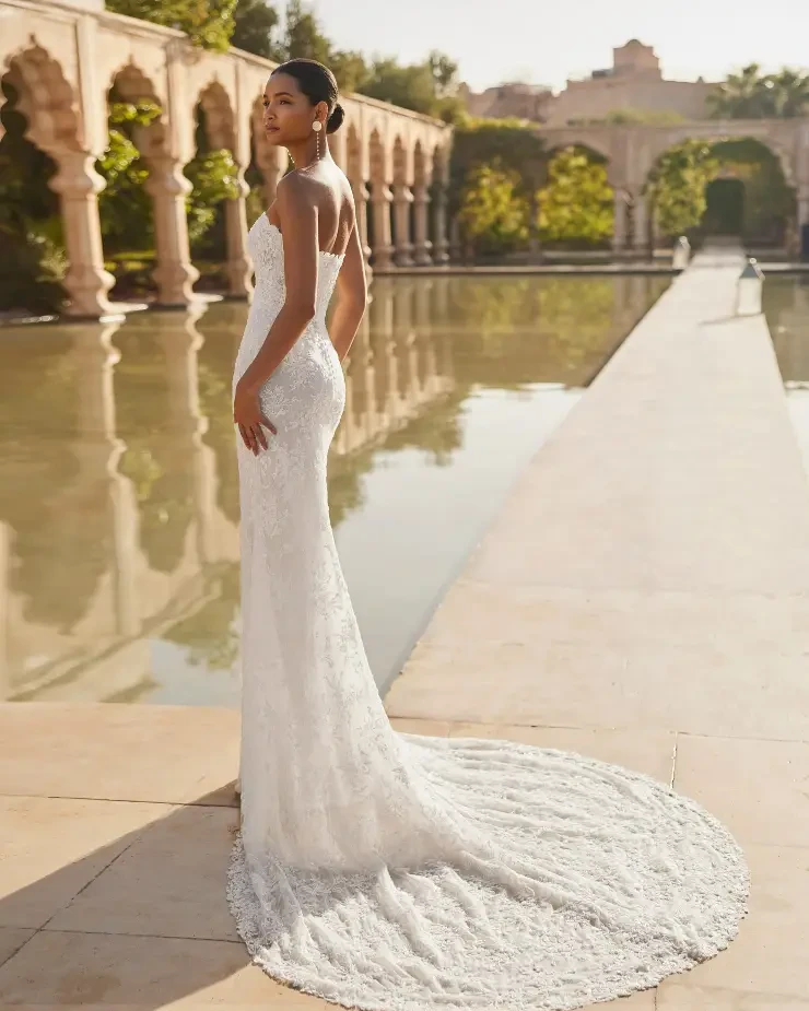 Olmeda By Rosa Clara Price Range: $2999.99 - $7750.00 #4 default Natural/Nude picture