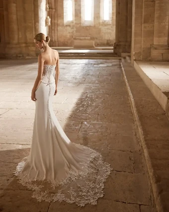 Lilia By Rosa Clara Price Range: $2999.99 - $7750.00 $2 Natural thumbnail