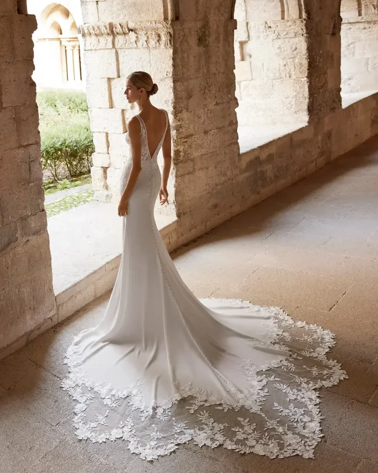 Lior By Rosa Clara Price Range: $2999.99 - $7750.00 #3 default Natural picture