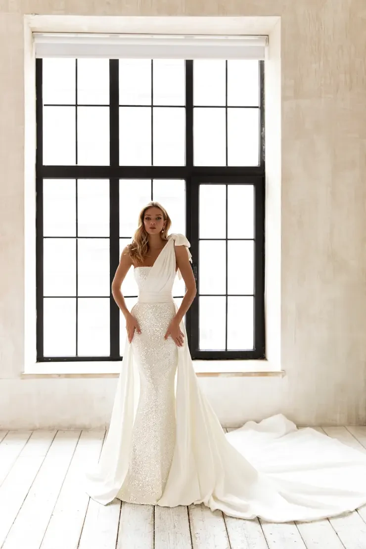Davina By Eva Lendel Price Range: $2999.00 - $6300.00 #1 Ivory picture