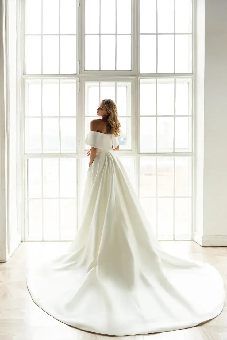 Jess By Eva Lendel Price Range: $2999.00 - $6300.00 #2 default Original picture