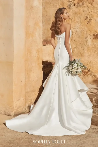 Giselle By Sophia Tolli Price Range: $1889.00-$4999.00 $0 default Ivory thumbnail