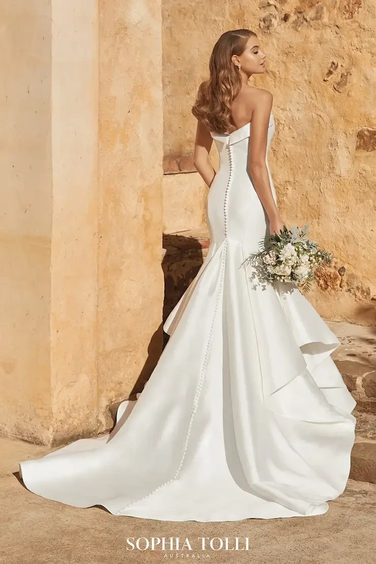 Giselle By Sophia Tolli Price Range: $1889.00-$4999.00 #0 default Ivory picture