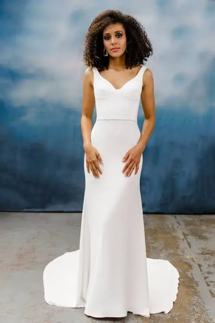 Kali By House of Nicholas Price Range: $2400.00 - $3499.00 #0 default Ivory picture