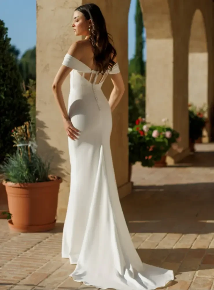 Vanessa By Tina Holly Price Range: $1200.00 - $2200.00 #4 default Off White picture