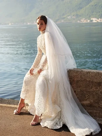Agnes By Pollardi Price Range: $2200.00 - $4200.00 $2 Ivory/Silver thumbnail