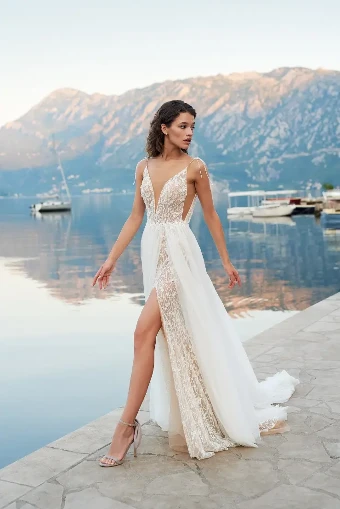 Haydee By Pollardi Price Range: $2200.00 - $4200.00 $0 default Ivory thumbnail