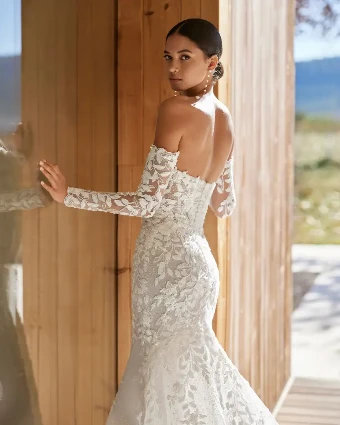 Alzir By Rosa Clara Price Range: $2999.99 - $7750.00 $2 Natural thumbnail