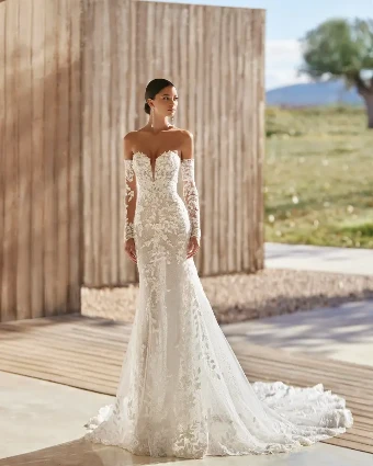 Alzir By Rosa Clara Price Range: $2999.99 - $7750.00 $0 default Natural thumbnail