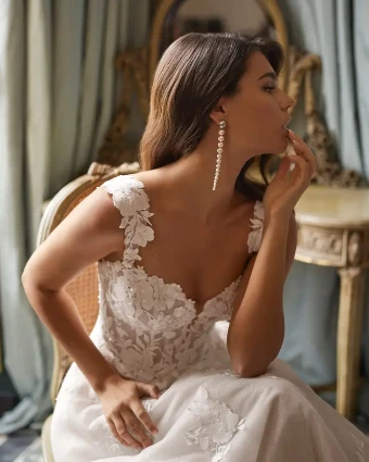 Vannia By Rosa Clara Price Range: $2999.99 - $7750.00 $2 Natural thumbnail