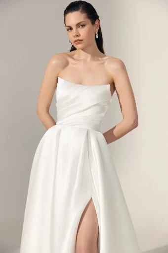 Seann By Ariamo Price Range: $1899.00 - $4400.00 $3 default Metallic Satin Ivory thumbnail
