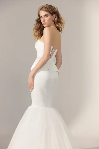 Sandy Skirt By Ariamo Price Range: $1899.00 - $4400.00 $3 default Ivory thumbnail