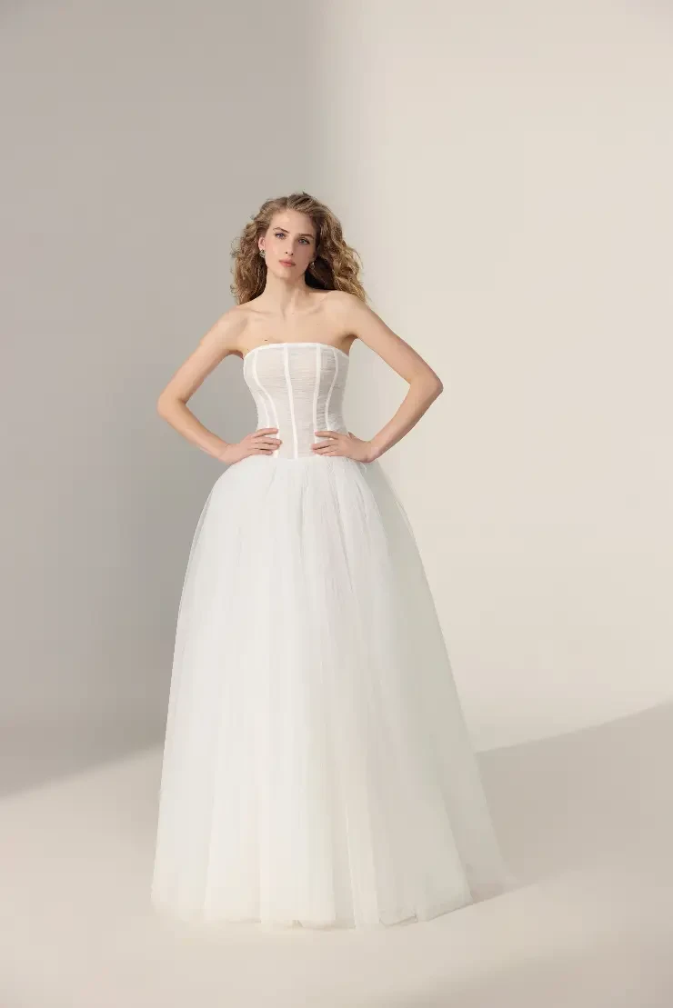 Paris By Ariamo Price Range: $1899.00 - $4400.00 #0 default Ivory picture