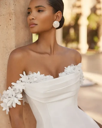 Onelia By Rosa Clara Price Range: $2999.99 - $7750.00 $3 Natural thumbnail