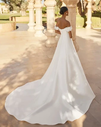 Onelia By Rosa Clara Price Range: $2999.99 - $7750.00 $2 Natural thumbnail