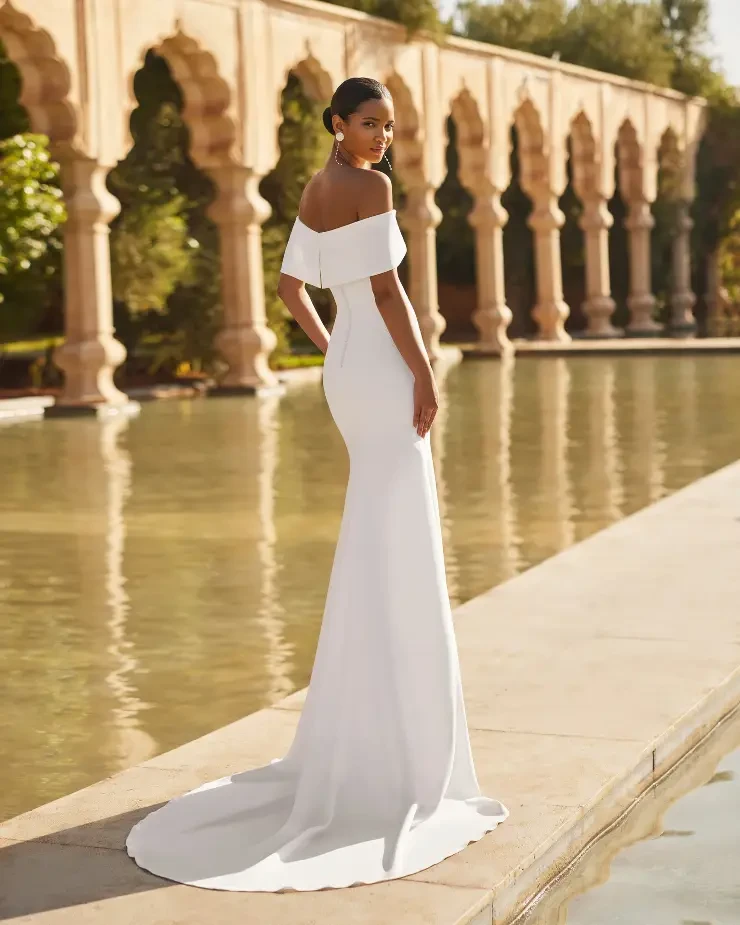 Odon By Rosa Clara Price Range: $2999.99 - $7750.00 #1 default Natural picture
