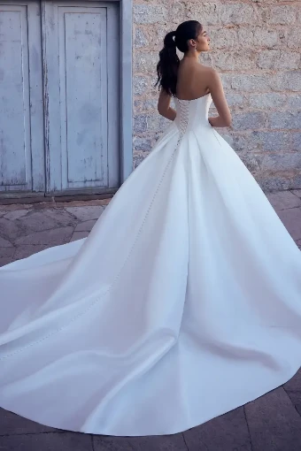 Elli By Sophia Tolli Price Range: $1889.00-$4999.00 $4 Ivory thumbnail