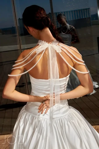 JAY By Gabbiano Price Range: $2699.00 - $4270.00 $2 Milk thumbnail