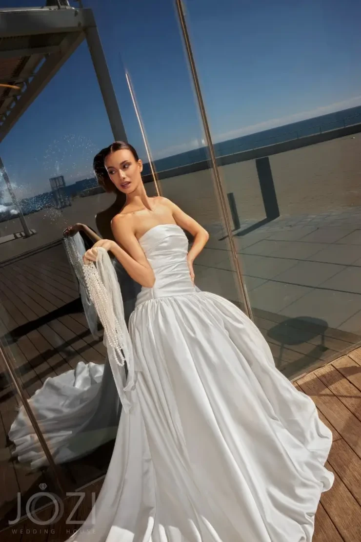 JAY By Gabbiano Price Range: $2699.00 - $4270.00 #5 default Milk picture