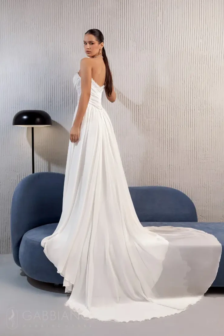 AGGIE By Gabbiano Price Range: $2699.00 - $4270.00 #1 Milk picture