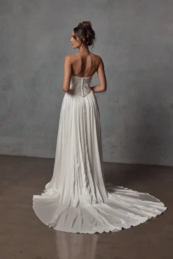 Jasmine Skirt By Jack Sullivan Price Range: $2,200.00 - $4,750.00 $3 default Ivory thumbnail