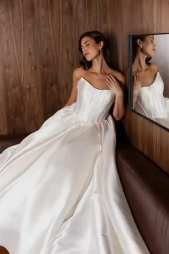 Poppy By Jack Sullivan Price Range: $2,200.00 - $4,750.00 $5 default Ivory thumbnail