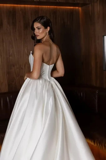 Poppy By Jack Sullivan Price Range: $2,200.00 - $4,750.00 $3 Ivory thumbnail
