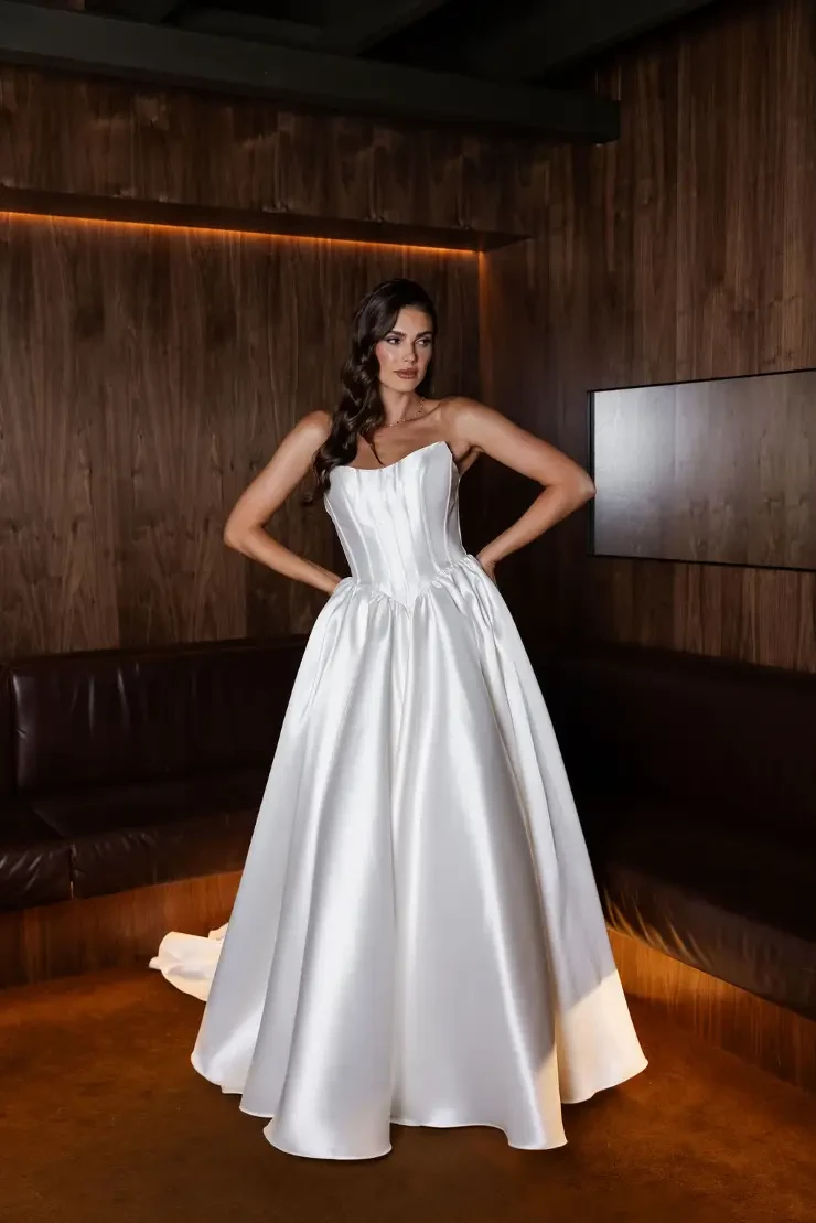 Poppy By Jack Sullivan Price Range: $2,200.00 - $4,750.00 #0 default Ivory picture