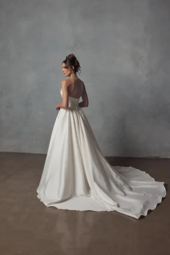 Charlie By Jack Sullivan Price Range: $2,200.00 - $4,750.00 $1 Ivory thumbnail