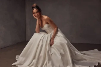 Charlie By Jack Sullivan Price Range: $2,200.00 - $4,750.00 $4 default Ivory thumbnail