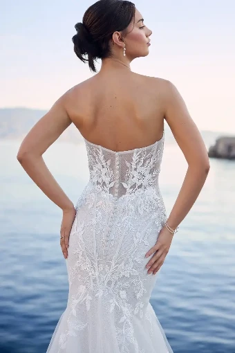 Malibu By Sophia Tolli Price Range: $1889.00-$4999.00 $3 Ivory thumbnail