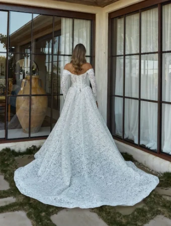 BRIE By Tania Olsen Price Range: $1600.00 - $3200.00 $3 default Vintage White thumbnail