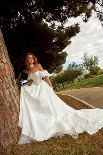 GENEVA By Gabbiano Price Range: $2699.00 - $4270.00 $2 Milk thumbnail