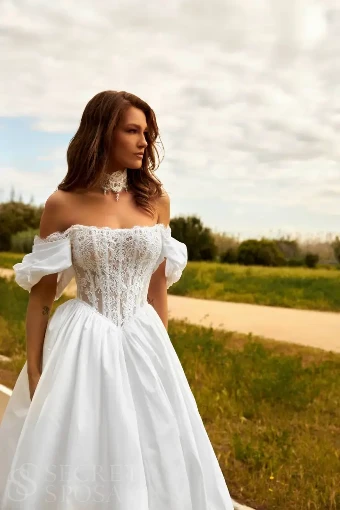 GENEVA By Gabbiano Price Range: $2699.00 - $4270.00 $0 default Milk thumbnail