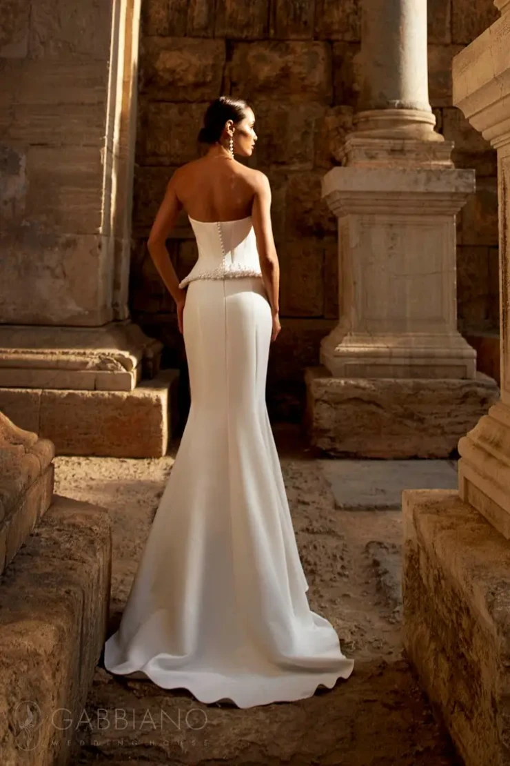 Savia By Gabbiano Price Range: $2699.00 - $4270.00 #1 Milk picture