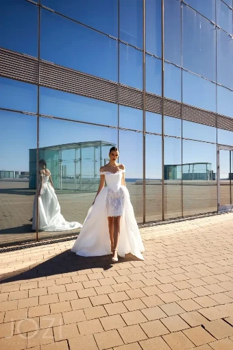 Praya Bodice and Train By Gabbiano Price Range: $2699.00 - $4270.00 $2 Milk thumbnail