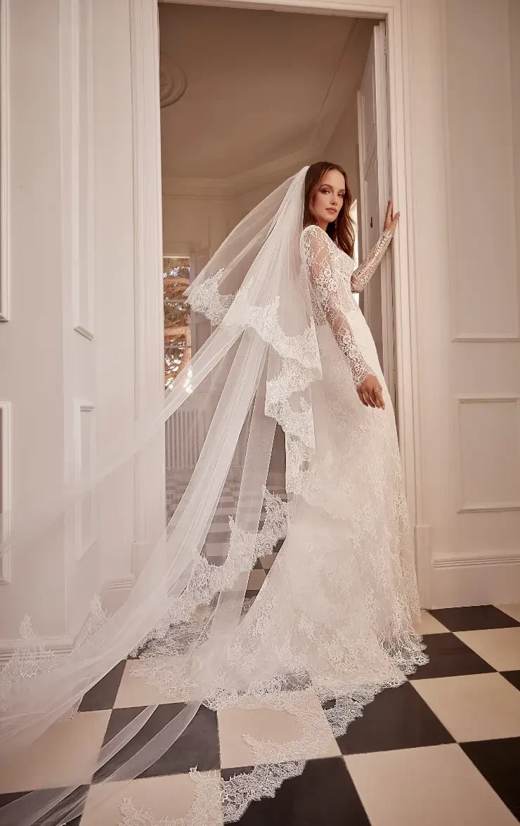 GILDAN VEIL By Ronald Joyce Price Range: $2500.00 - $5200.00 #0 default Ivory picture