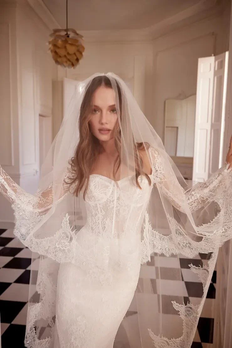 GILDAN VEIL By Ronald Joyce Price Range: $2500.00 - $5200.00 #1 default Ivory picture