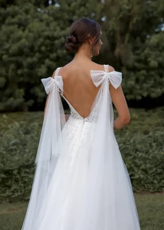 Rosalba Bow By Tania Olsen $2 Vintage White thumbnail