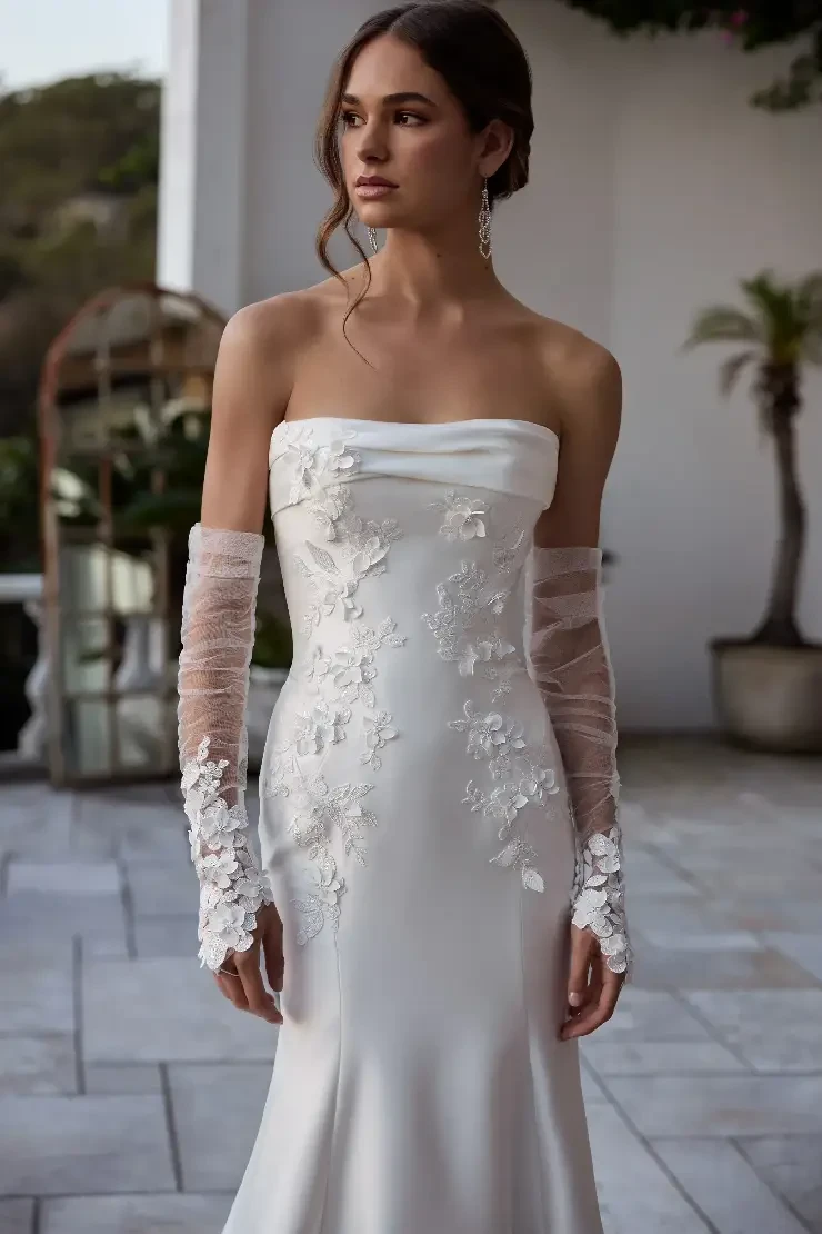 Selene By Sophia Tolli Price Range: $1889.00-$4999.00 #1 Ivory picture