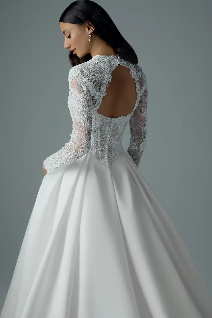 Bree By Sophia Tolli Price Range: $1889.00-$4999.00 #1 Ivory picture