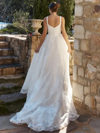 Annabelle By Tania Olsen Price Range: $1600.00 - $3200.00 $2 default Vintage White thumbnail