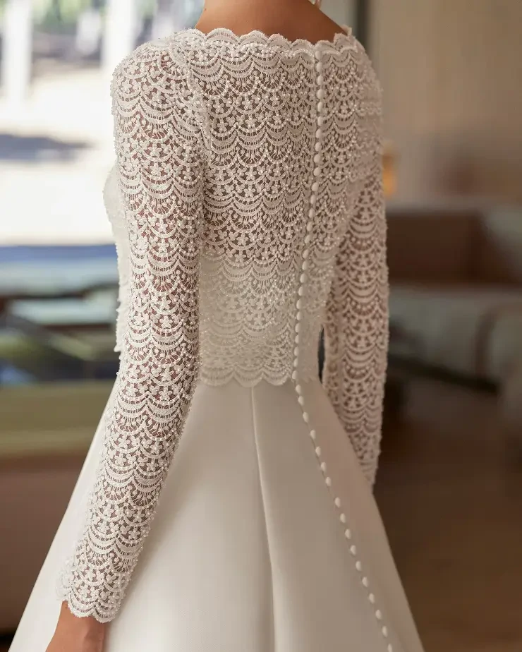 Susanne Jacket By Rosa Clará Wedding Gowns Price Range: $2999.99 - $7750.00 #1 default Natural picture