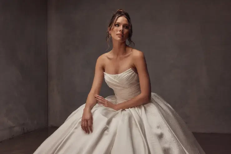 Houdini By Jack Sullivan Wedding Dresses Price Range: $2,200.00 - $4,750.00 #3 default Ivory picture