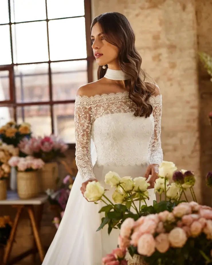 Xandrin Neck Scarf By Rosa Clará Wedding Gowns Price Range: $2999.99 - $7750.00 #1 Natural picture