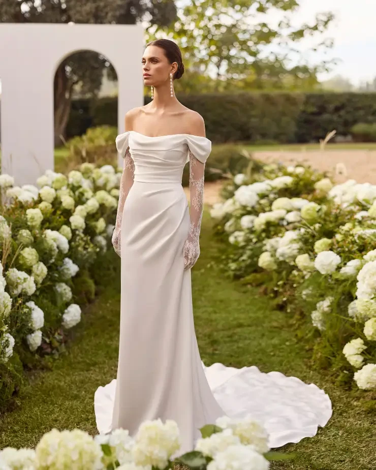 Nahe By Rosa Clará Wedding Gowns Price Range: $2999.99 - $7750.00 #3 default Natural picture